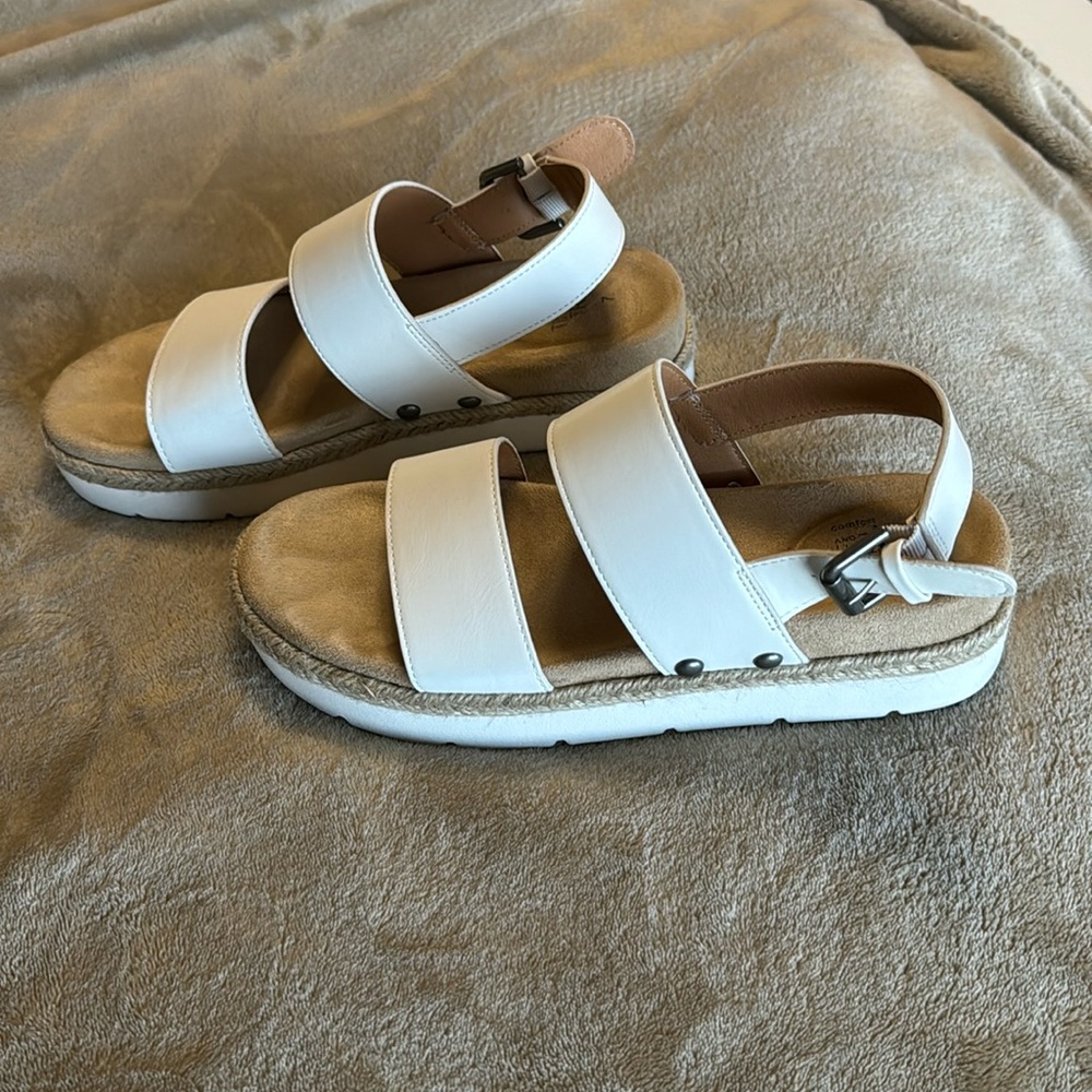 Time and Tru White Sandals